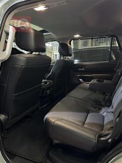 Toyota Sequoia